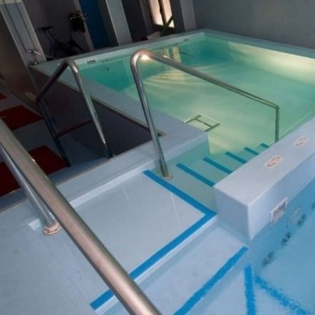Pasamanos piscinas fabricado en acero inoxidable AISI 316 para atornillar.
